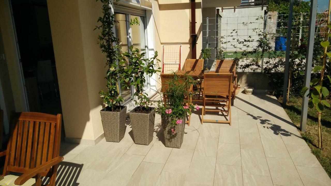 Garden View Apartments Ankaran Exterior foto